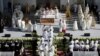 El papa Francisco oficia una misa en el estadio GSP de Nicosia, Chipre, el 3 de diciembre de 2021.