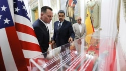 ARCHIVO - Fotografía difundida por el gobierno de Nicolás Maduro de su reunión con el enviado especial del presidente Donald Trump Richard Grenell, en Caracas, el 31 de enero de 2025.