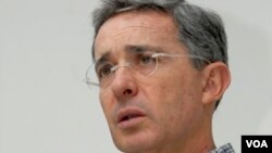 Uribe está "satisfecho" con el cambio de actitud de Hugo Chávez. El miércoles, el gobierno colombiano presentó una carta ante la ONU.