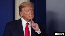 Predsednik Amerike Donald Tramp na dnevnom brifingu o koronavirusu (Foto: Rojters/Jonathan Ernst)
