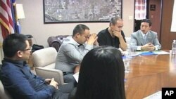 2011年9月中国投资者在加利福尼亚兰开斯特讨论投资机会