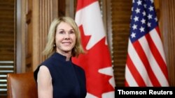 Keli Kraft je kritikovana zbog čestog odsustva, dok je bila na položaju ambasadorke u Kanadi
