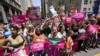 EEUU: celebran desfiles de orgullo LGBTQ con nueva urgencia