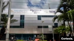 ARCHIVO - Edificio de Ingeniería y Minas y Enatrel. [Cortesía: La Prensa]