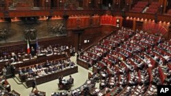 貝盧斯科尼早前在議會上說服議院接受經濟改革。