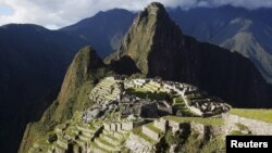 Vue générale de la citadelle inca de Machu Picchu à Cusco au Pérou, 2 décembre 2014. (Reuters/Enrique Castro-Mendivil)