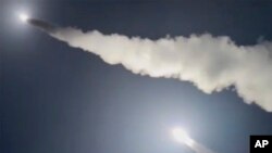 Skrinšot video snimka koji je objavio Telegram kanal povezan sa ukrajinskom vojskom 19. novembra 2024. Kanal tvrdi da su na snimku rakete ATACMS ispaljene iz Ukrajine Asošijeted pres ne može da potvrdi datum i lokaciju kada je video snimljen. (Foto: Lachen Pyshe Telegram via AP)