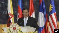 លោក​នាយក​រដ្ឋមន្ត្រី ហ៊ុន សែន