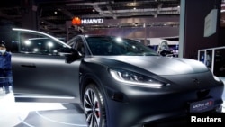 上海汽車展上的華為電動車展台（2021年4月19日）