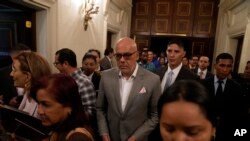 Jorge Rodríguez, presidente de la Asamblea Nacional, sale después de una sesión en Caracas, Venezuela, el jueves 15 de junio de 2023. (Foto AP/Ariana Cubillos)