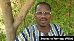 Amidou Idogo, reporter au journal en ligne Les échos du Faso, lors du Forum sur la sécurité, Ouagadougou, Burkina, 25 octobre 2017. (VOA/ Zoumana Wonogo)