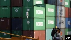 日本工業產量12月增長4%