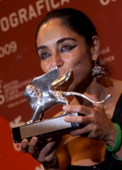شیرین نشاط