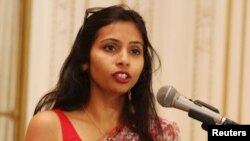 Hindistonning Nyu-Yorkdagi konsuli muovini Devyani Xobragade. 19-iyun 2013.