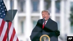 Le président Donald Trump s'exprime lors d'un rassemblement pour protester contre la certification du collège électoral de Joe Biden en tant que président, à Washington, le 6 janvier 2021. (Photo AP/ Evan Vucci)