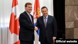 Ministri spoljnih poslova Kanade i Srbije, Džon Berd i Ivica Dačić, tokom susreta u Beogradu (mfa.gov.rs)