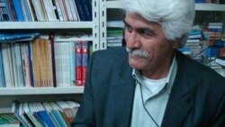 Əkbər Azad Amerikanın Səsinə danışır
