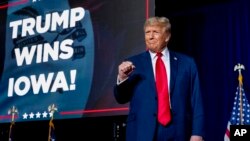 L'ancien président américain Donald Trump remporte la première des primaires républicaines dans l'Iowa le 15 janvier 2024.