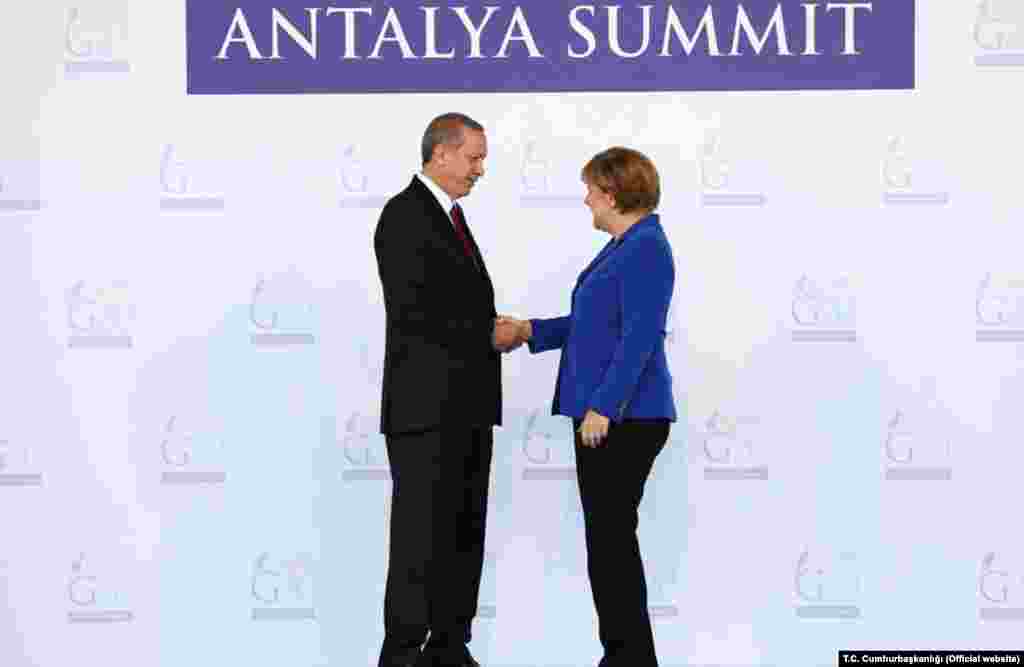 Erdog'an Germaniya rahbari Angela Merkel bilan