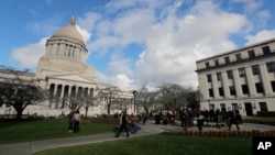 Gedung DPR di Capitol, Olympia, Washington, 3 Februari 2020.