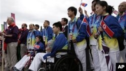 지난 2012년 영국 런던에서 열리는 장애인 올림픽에 처음으로 참가한 북한 선수단. (자료사진)