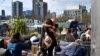 In Britain, It’s OK to Hug Again
