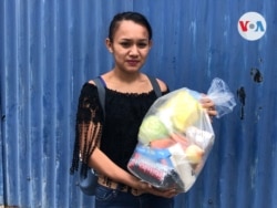 La nicaragüense Jeimy Ríos afirma que su marido tiene dos meses de no trabajar debido al COVID-19. [Foto: Armando Gomez, VOA]