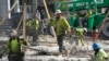 Empleadores estadounidenses añaden 303.000 empleos en marzo