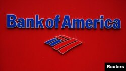 La nota de BofA también prevé la posibilidad de que Apple pueda aumentar los precios de los iPhones en un 10%, reduciendo la demanda en un 20% o alrededor de 10 millones de unidades.