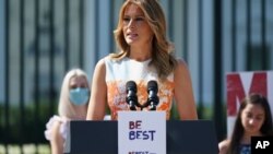 La Primera Dama, Melania Trump, participa en agosto pasado en un evento para celebrar la Enmienda 19, la cual dio a las mujeres en derecho al voto.
