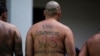 La Mara Salvatrucha es una de las pandillas más temidas y grandes en El Salvador, y cuenta con estructuras en otros países de la región, incluidos México y Estados Unidos.