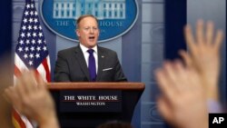 El portavoz de la Casa Blanca, Sean Spicer, mencionó que las acciones de EE.UU. en Yemen fueron un éxito porque se consiguió lo que buscaban: recopilar información de inteligencia.