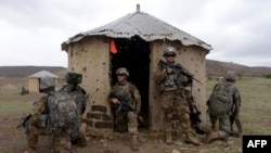 Des soldats américains lors de manœuvres militaires à Thiès, au Sénégal, le 25 juillet 2016. (Photo de SEYLLOU / AFP)