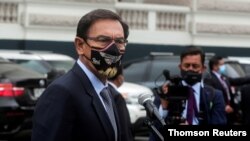 El expresidente peruano, Martín Vizcarra, está bajo investigación por recibir más de medio millón de dólares en sobornos. 