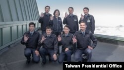 台灣總統蔡英文10月13日前往樂山雷達站視察空軍偵蒐預警中心。（圖片來源：台灣總統府網站）