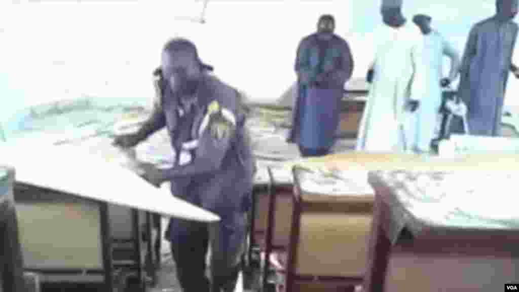Ana zargin ‘yan Boko Haram da kai hari a makarantar horas da malamai ta tarayya a Kano, mutane sama da Goma sha biyar ne suka rasa rayukansu wasu kuma da dama sukaji raunika, Satumba 18, 2014, Satumba 18, 2014