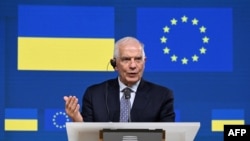 Верховний представник Європейського Союзу із закордонних справ і політики безпеки Жозеп Боррель на пресконференції з прем’єр-міністром України Денисом Шмигалем після засідання Ради асоціації Україна-ЄС у штаб-квартирі ЄС у Брюсселі, 20 березня 2024 р. (Фото: JOHN THYS / AFP)