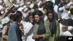 پس از مرگ ملا عمر طالبان به خاطر انتخاب رهبر جدید آن گروه دو دسته شده بودند