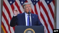 美国总统特朗普在华盛顿特区白宫玫瑰园对媒体发表讲话（2020年6月1日）。