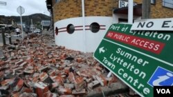 Reruntuhan pasca-gempa di kota pelabuhan Lyttelton dekat Christchurch, Selandia Baru (22/2).
