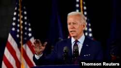 El candidato presidencial demócrata Joe Biden aparece en una reciente encuesta favorecido por los votantes jóvenes por encima de su oponente el actual presidente Donald Trump.