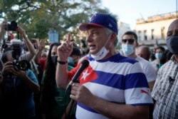 El presidente de Cuba, Miguel Díaz-Canel, habla durante un mitin a favor del gobierno en La Habana, Cuba, el 29 de noviembre de 2020.