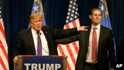 Дональд Трамп та його син Ерік під час виборчої кампанії, в якій уся родина брала активну участь