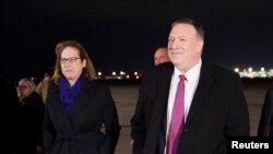 Le secrétaire d'État américain Mike Pompeo à son arrivée à Kiev, en Ukraine, le 30 janvier 2020. REUTERS / Kevin Lamarque / POOL