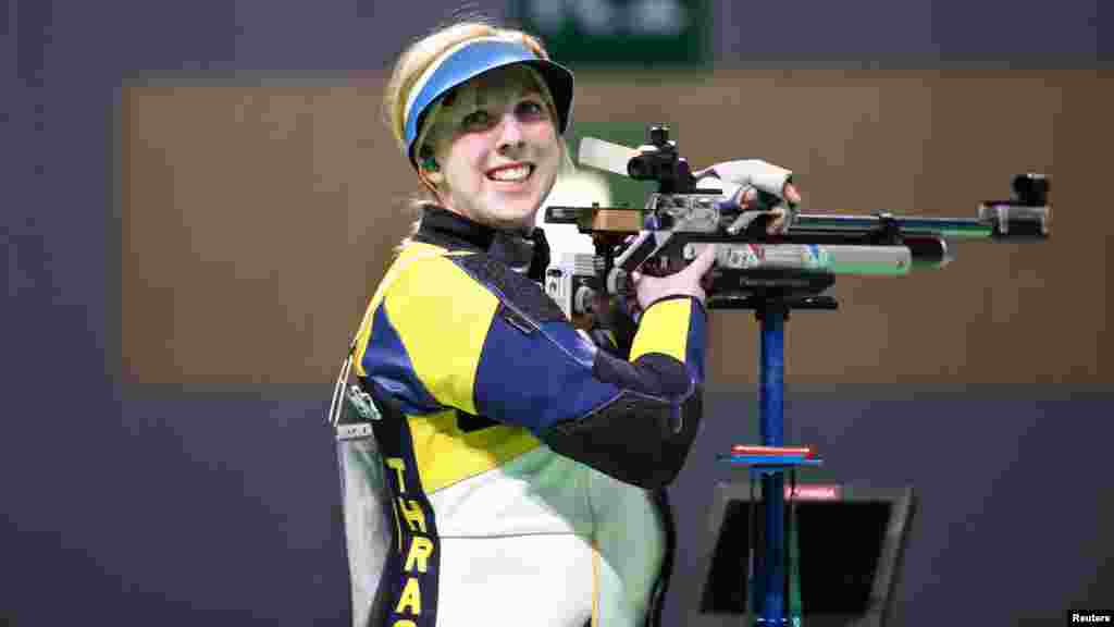 La tiradora estadounidense Ginny Thrasher se llevó el primer oro de las olimpiadas para EE.UU. en tiro con rifle. 