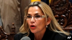 El gobierno interino de la presidenta de Bolivia, Jeanine Áñez anunció la ruptura de las relaciones diplomáticas con Cuba este 24 de enero de 2020.
