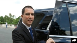 El canciller de Venezuela, Jorge Arreaza, planea participar en la reunión esta semana en la ONU, organizada por Colombia, que busca establecer las bases de un fondo de ayuda para países receptores de migrantes venezolanos. 