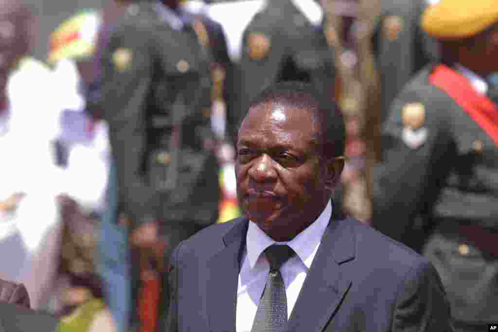Photo d'archives - Le 7 décembre 2014, Emmerson Mnangagwa au Sanctuaire national à Harare.