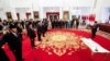 Presiden Indonesia Prabowo Subianto membacakan sumpah jabatan bagi para menteri saat pelantikan di Istana Kepresidenan di Jakarta, 21 Oktober 2024. (Willy Kurniawan/REUTERS)