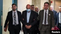El ex director financiero de la Trump Organization, Allen Weisselberg, llega a tribunales en la ciudad de Nueva York, EEUU, el 15 de noviembre de 2022.